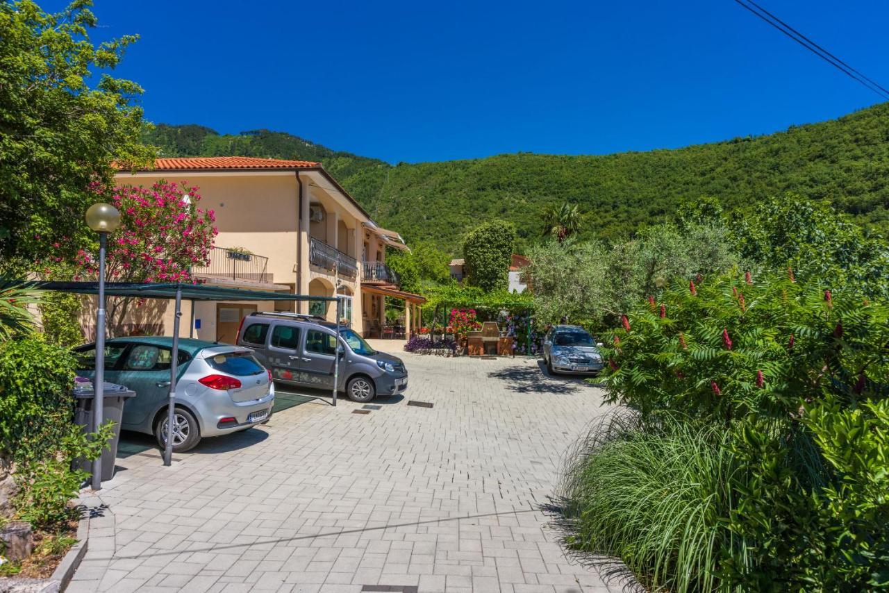 Apartments Branka Мощеничка-Драга Экстерьер фото