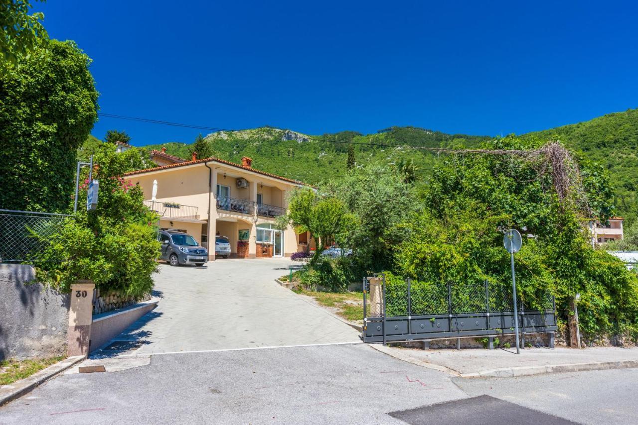 Apartments Branka Мощеничка-Драга Экстерьер фото